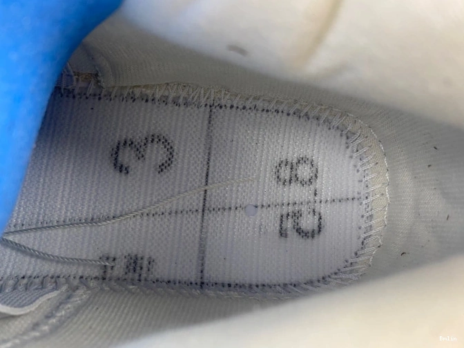 Bmlin Levi's x 'White' AO2571-100 Air 4 Jordan 0716